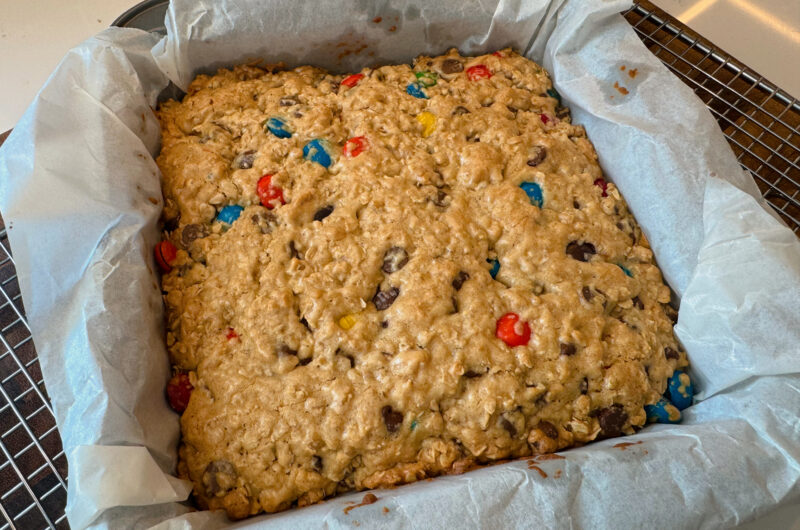 Chocolate Chip Oatmeal Cookie Bars