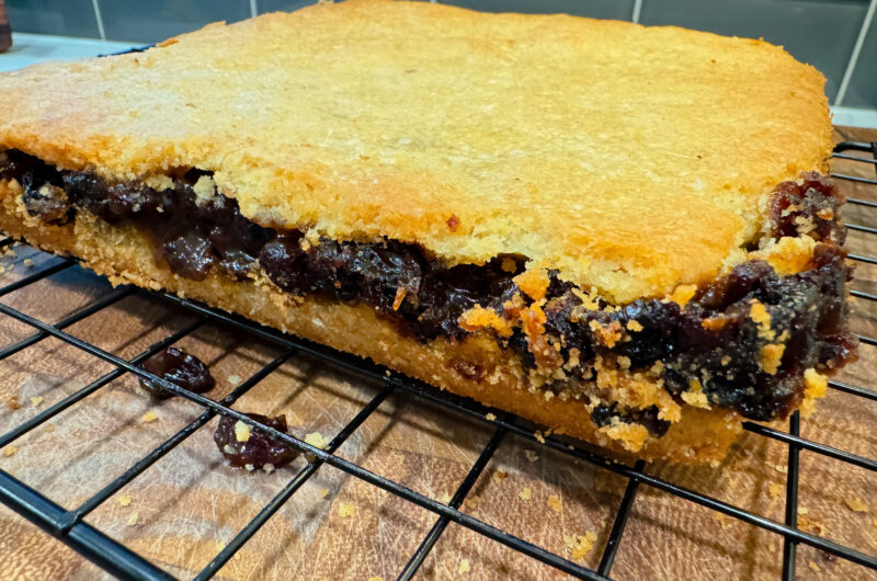 Raisin Filled Cookie Bars